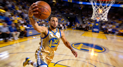 NBA金州勇士队斯蒂芬·库里超远三分投篮特写